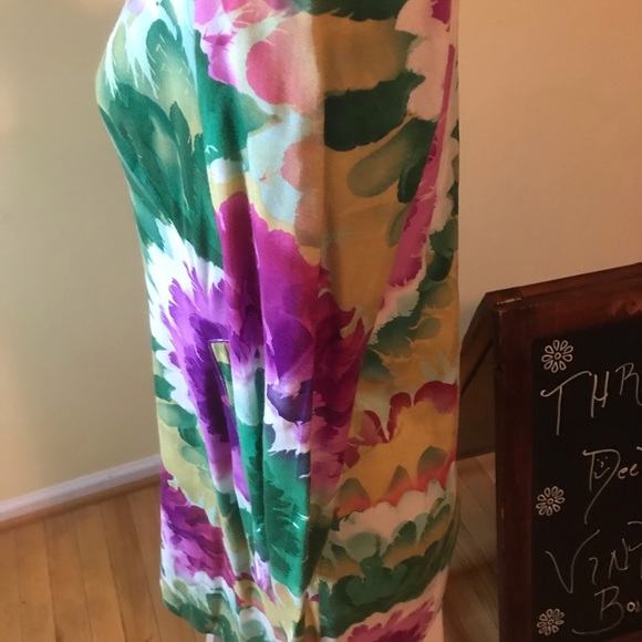 Beautiful Dress - Picture 3 of 3